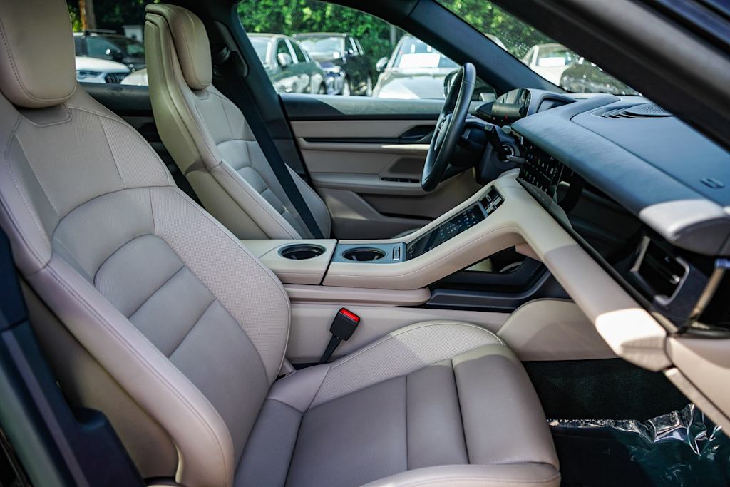 Thumbnail: 2023 Porsche Taycan - 6