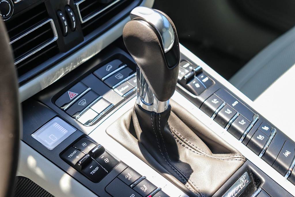 Thumbnail: 2021 Porsche Macan - 14