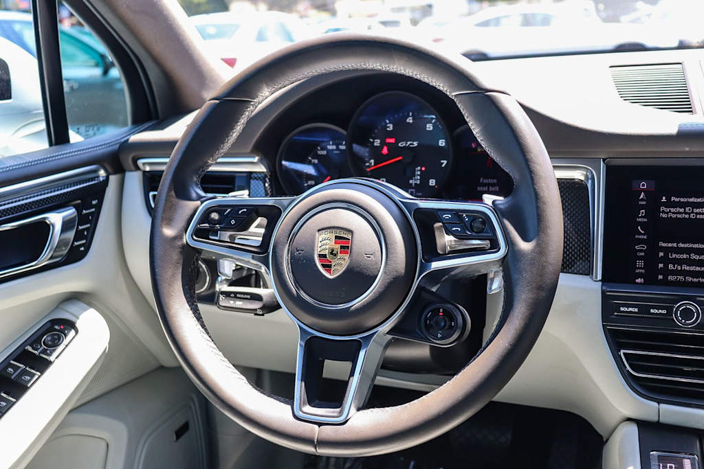 Thumbnail: 2021 Porsche Macan - 12
