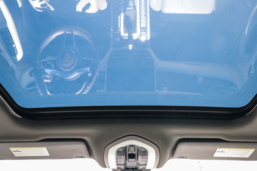 Thumbnail: 2021 Porsche Macan - 23