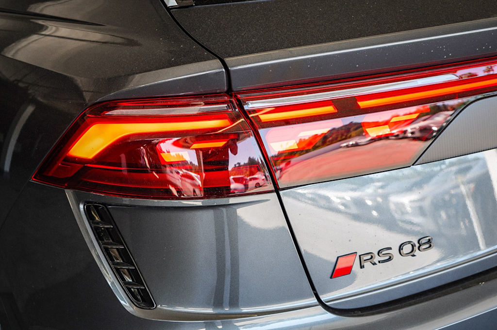 Thumbnail: 2026 Audi RS Q8 - 20