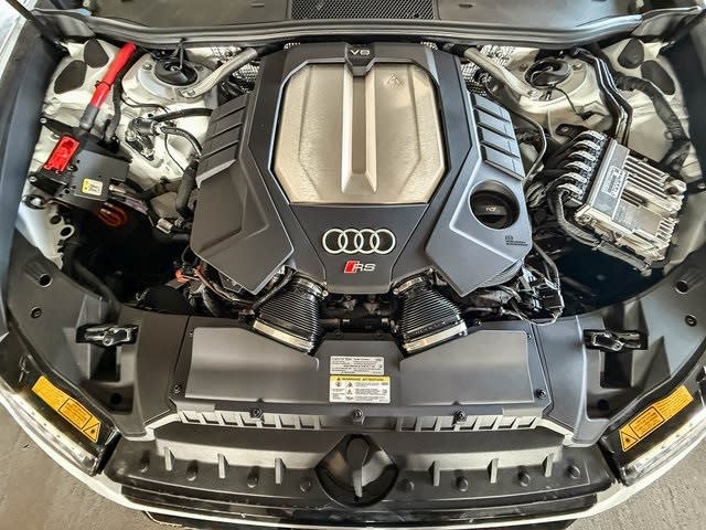 Thumbnail: 2025 Audi RS 6 - 7