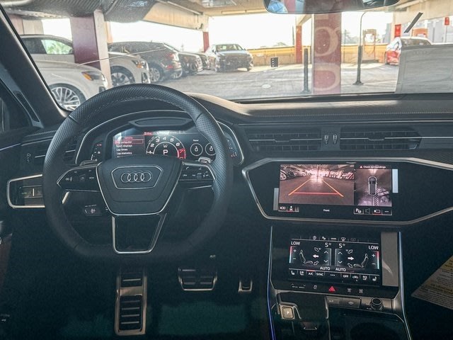 Thumbnail: 2025 Audi RS 6 - 8