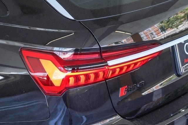 Thumbnail: 2025 Audi RS 6 - 19