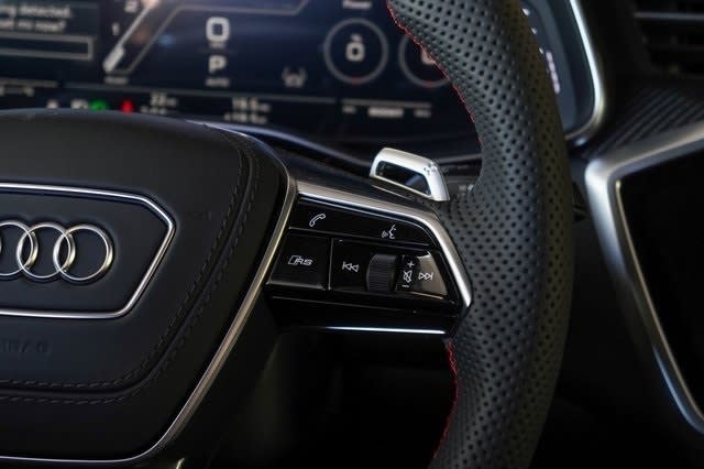 Thumbnail: 2025 Audi RS 6 - 24