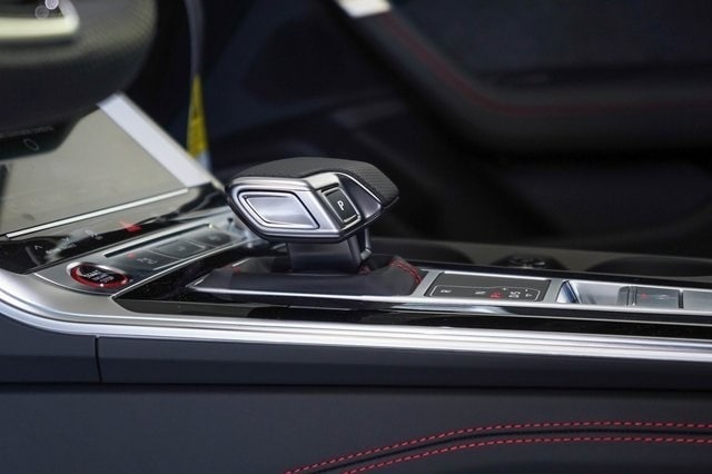 Thumbnail: 2025 Audi RS 6 - 28