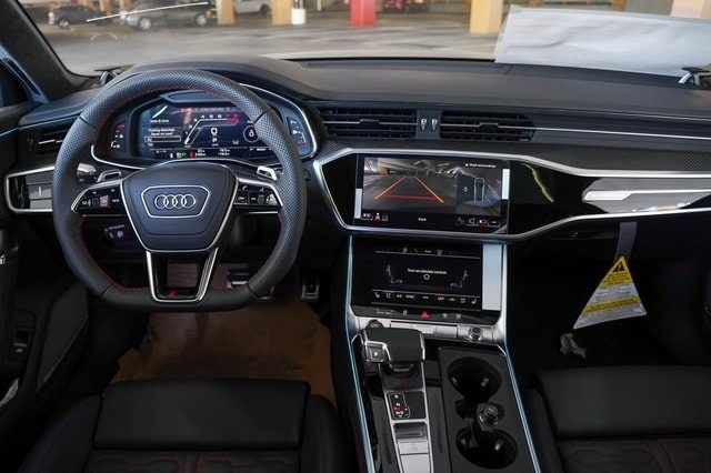 Thumbnail: 2025 Audi RS 6 - 2