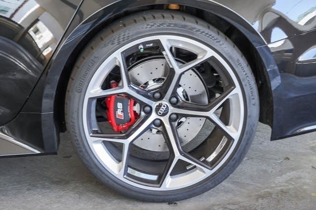 Thumbnail: 2025 Audi RS 6 - 21