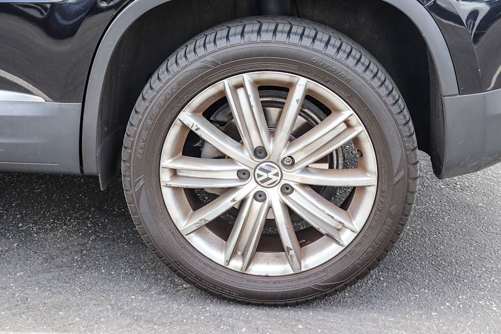 Thumbnail: 2013 Volkswagen Tiguan - 11