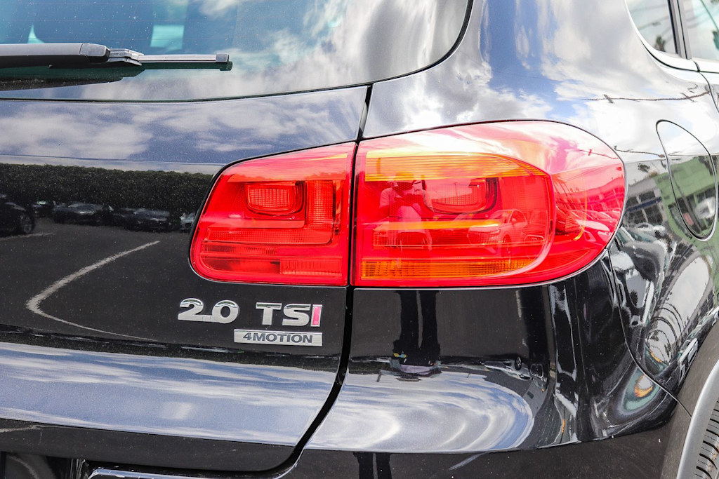 Thumbnail: 2013 Volkswagen Tiguan - 12