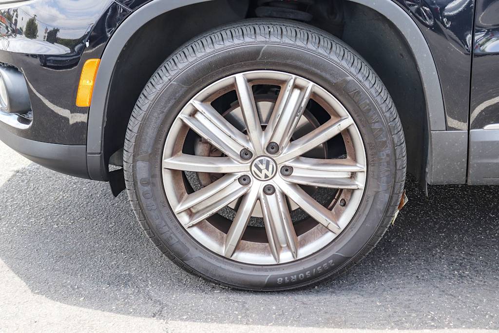 Thumbnail: 2013 Volkswagen Tiguan - 5