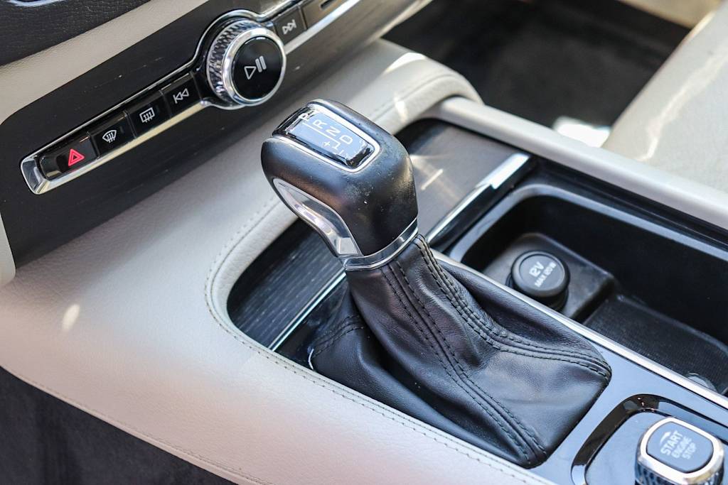 Thumbnail: 2020 Volvo XC90 - 13
