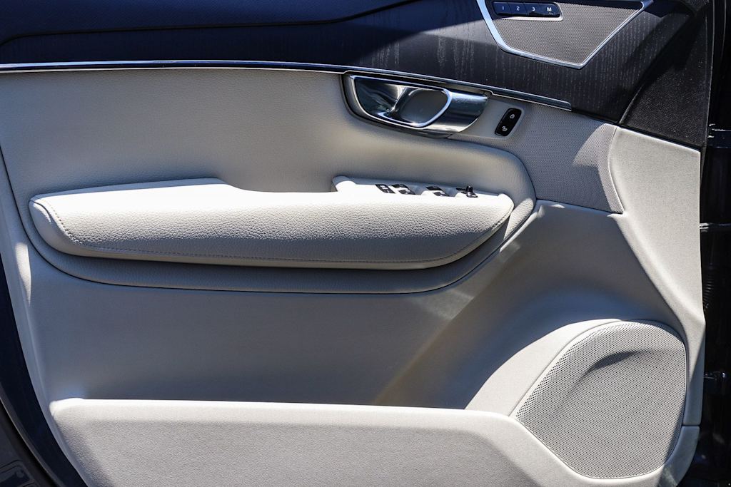 Thumbnail: 2020 Volvo XC90 - 23