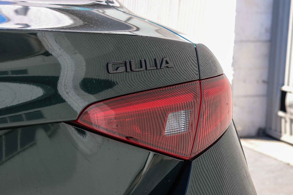 Thumbnail: 2021 Alfa Romeo Giulia - 12