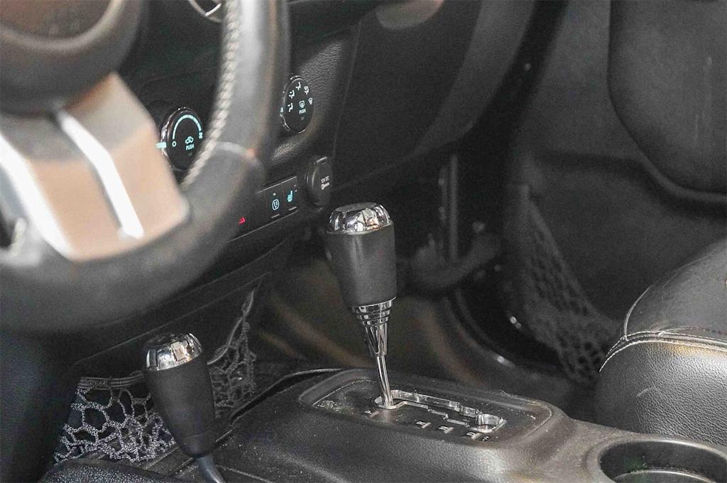 Thumbnail: 2014 Jeep Wrangler - 15