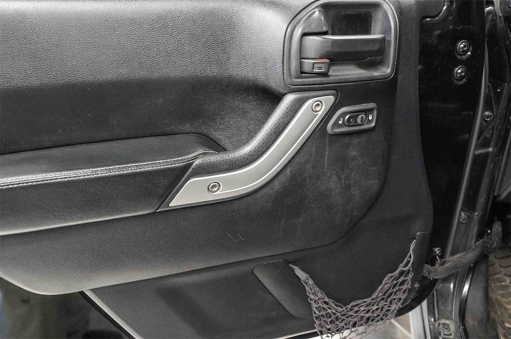 Thumbnail: 2014 Jeep Wrangler - 25