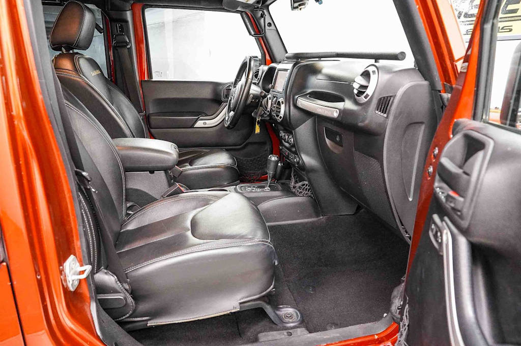 Thumbnail: 2014 Jeep Wrangler - 12