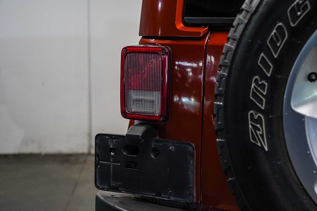 Thumbnail: 2014 Jeep Wrangler - 23
