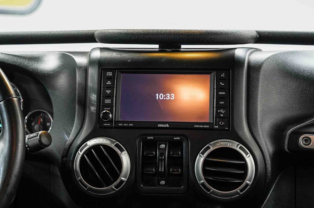 Thumbnail: 2014 Jeep Wrangler - 15