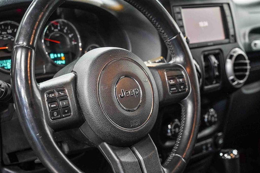 Thumbnail: 2014 Jeep Wrangler - 14