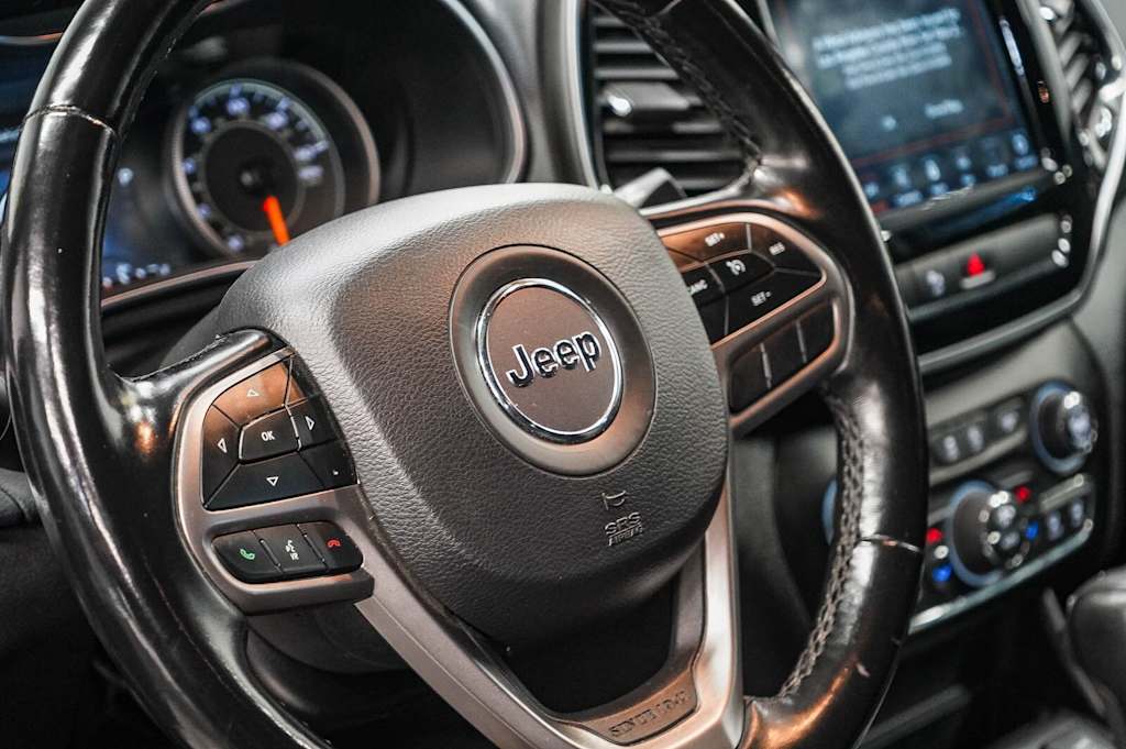 Thumbnail: 2020 Jeep Cherokee - 12