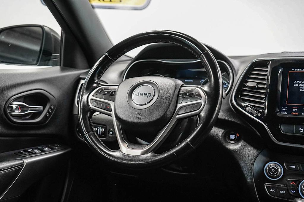 Thumbnail: 2020 Jeep Cherokee - 11