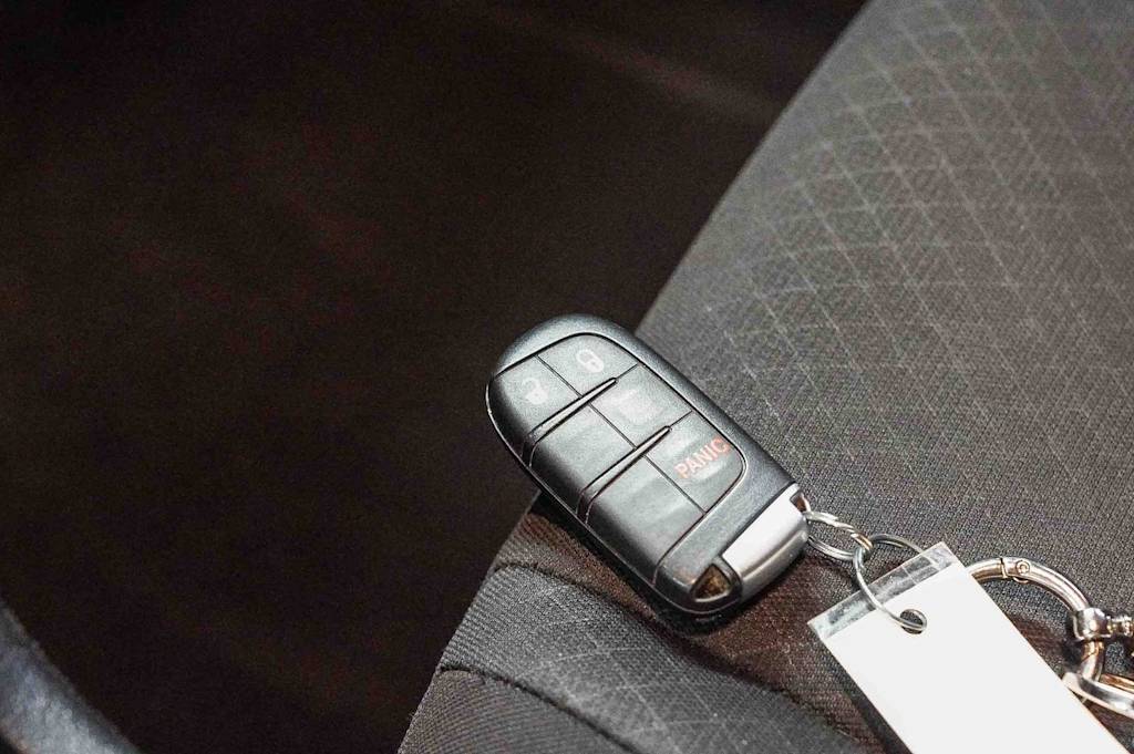 Thumbnail: 2021 Jeep Grand Cherokee - 16