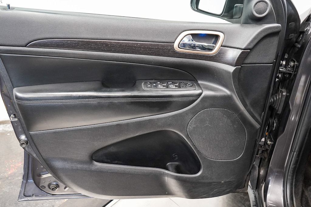 Thumbnail: 2015 Jeep Grand Cherokee - 26