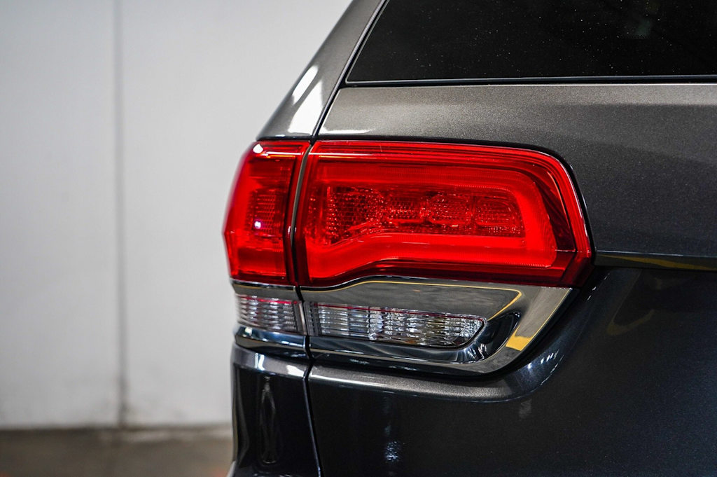 Thumbnail: 2015 Jeep Grand Cherokee - 24