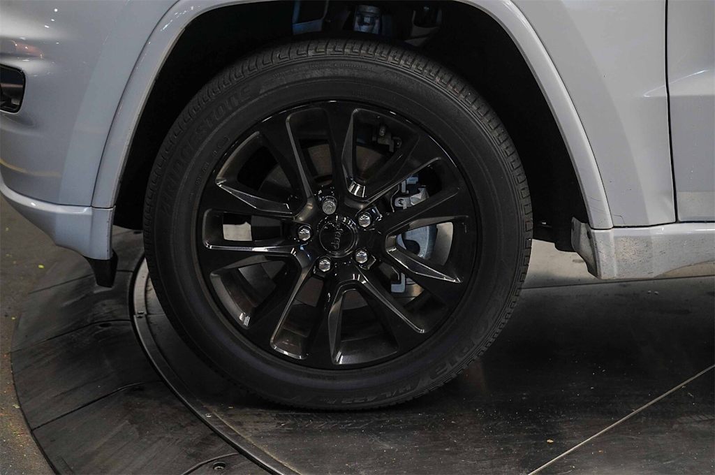 Thumbnail: 2022 Jeep Grand Cherokee - 7