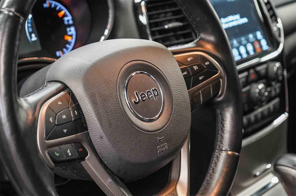 Thumbnail: 2022 Jeep Grand Cherokee - 24