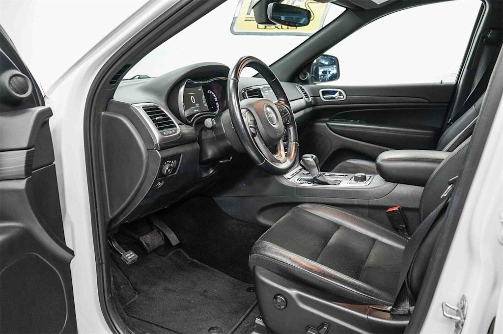 Thumbnail: 2022 Jeep Grand Cherokee - 11