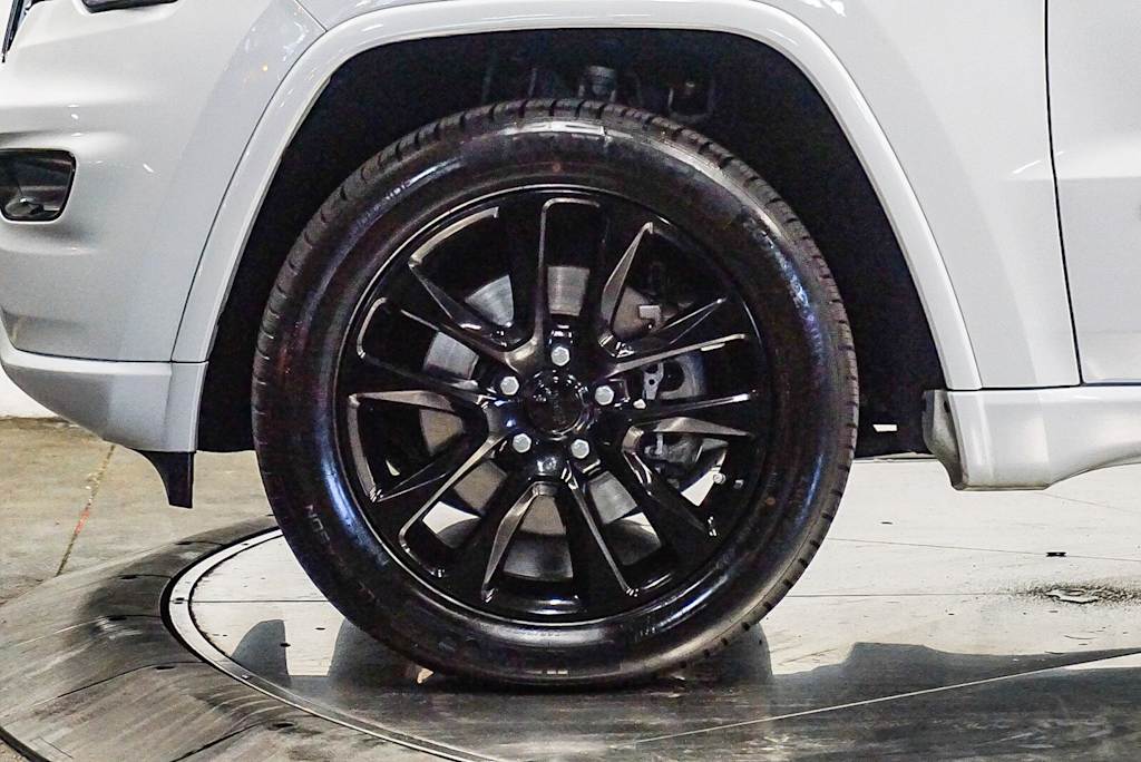 Thumbnail: 2022 Jeep Grand Cherokee - 7