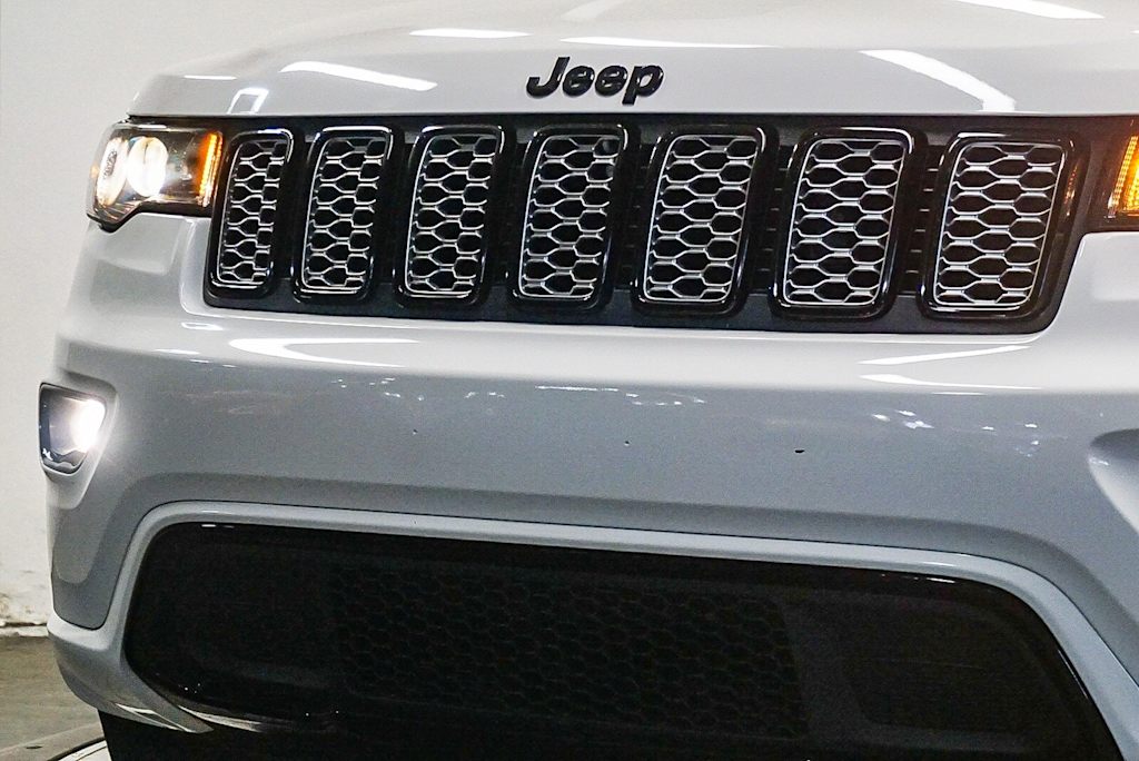 Thumbnail: 2022 Jeep Grand Cherokee - 23