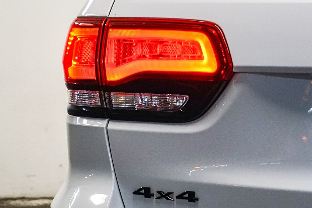 Thumbnail: 2022 Jeep Grand Cherokee - 25