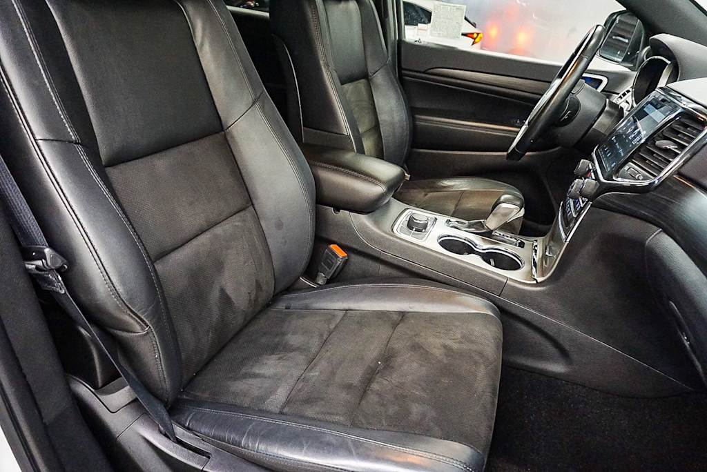 Thumbnail: 2022 Jeep Grand Cherokee - 10