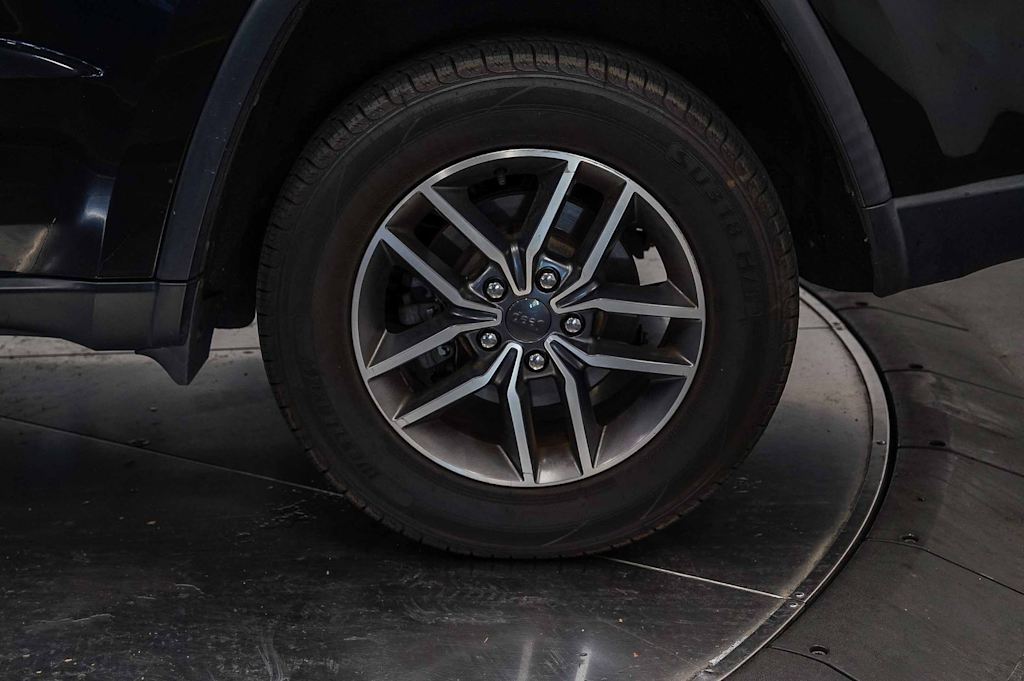 Thumbnail: 2020 Jeep Grand Cherokee - 21