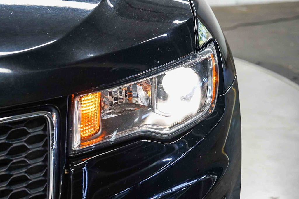 Thumbnail: 2020 Jeep Grand Cherokee - 20