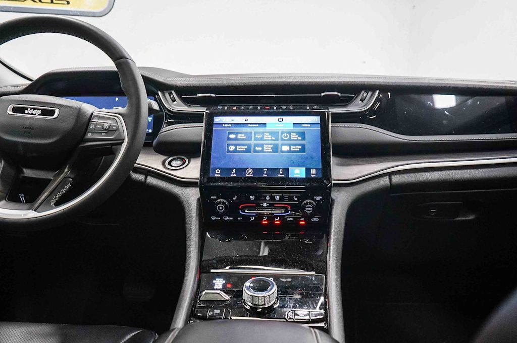 Thumbnail: 2023 Jeep Grand Cherokee - 9