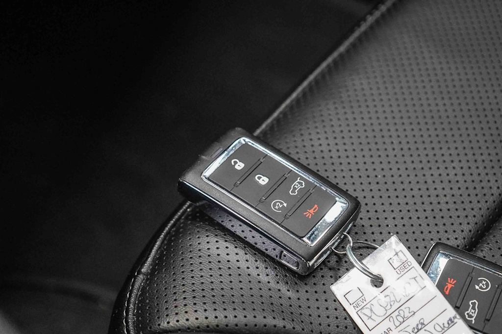 Thumbnail: 2023 Jeep Grand Cherokee - 17