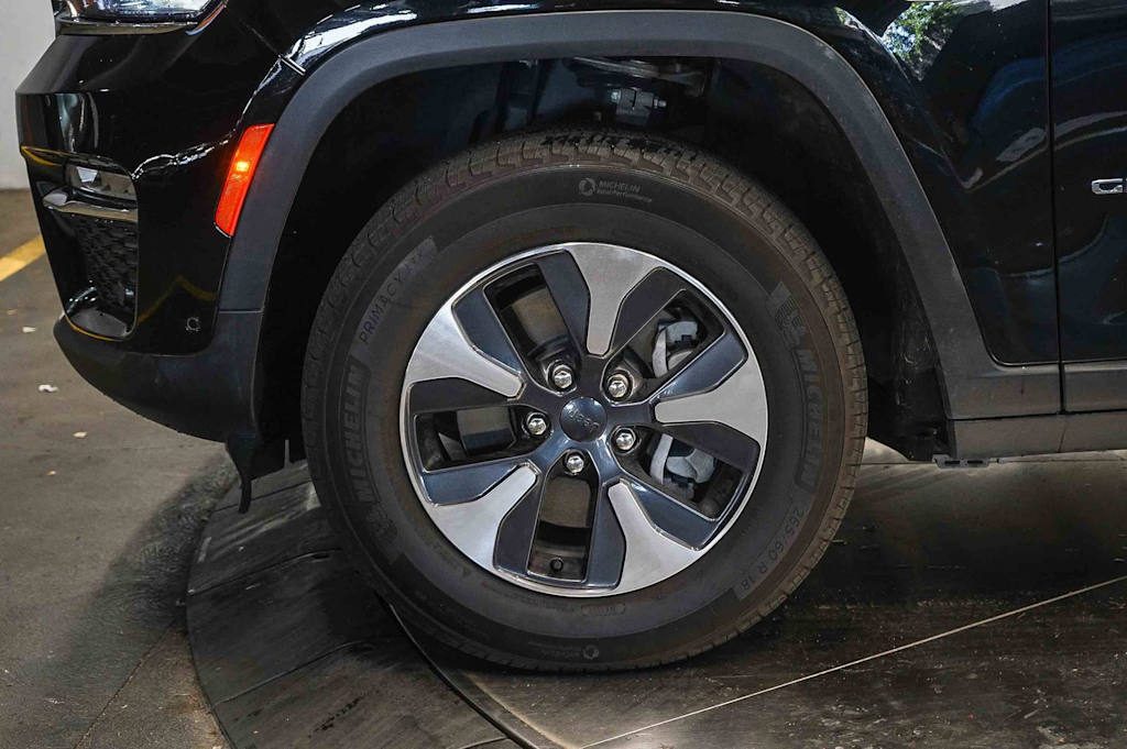 Thumbnail: 2023 Jeep Grand Cherokee - 7