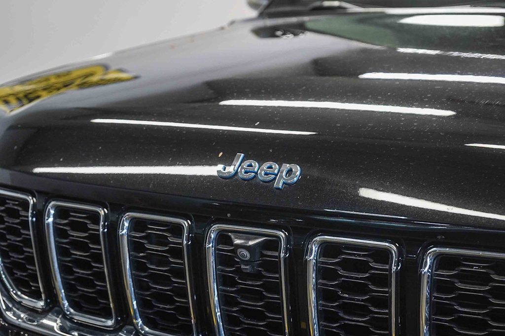 Thumbnail: 2023 Jeep Grand Cherokee - 6