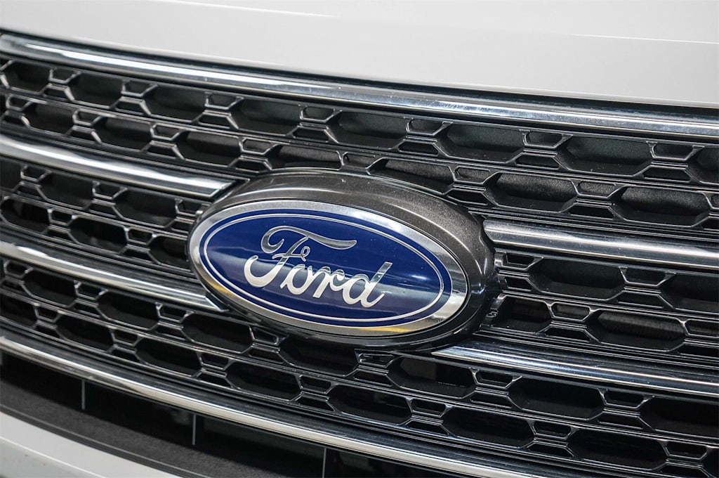 Thumbnail: 2022 Ford Explorer - 6