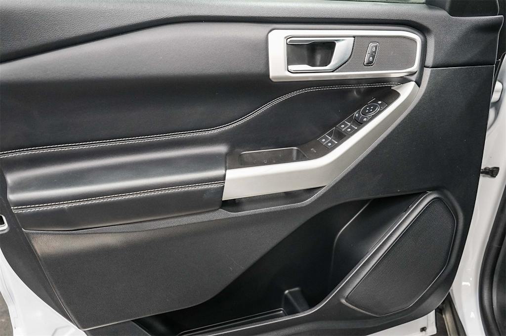 Thumbnail: 2022 Ford Explorer - 26