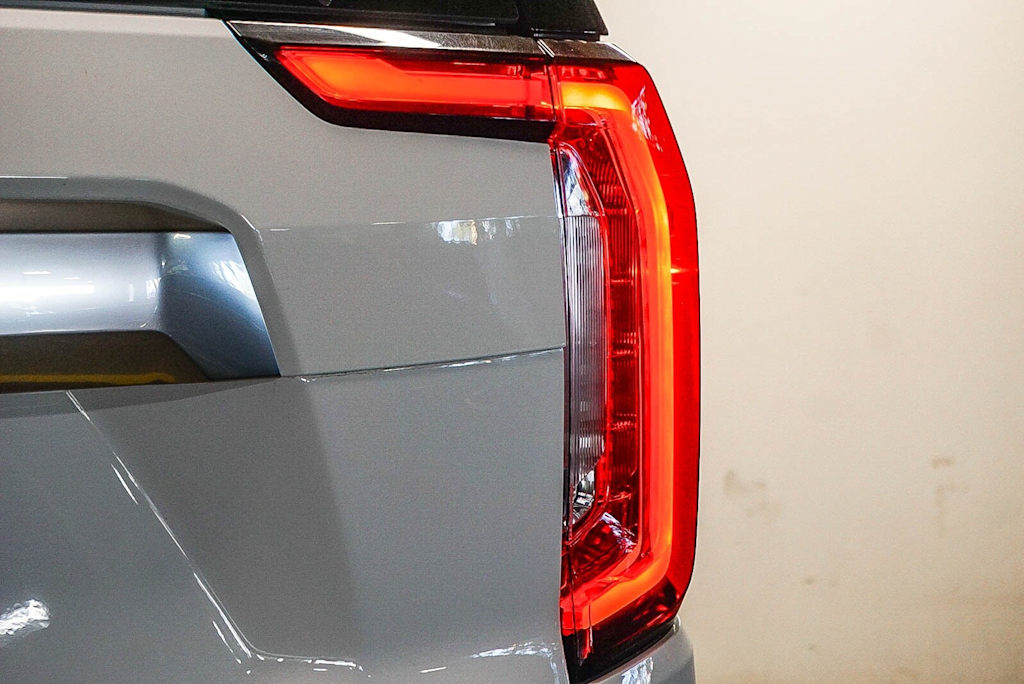 Thumbnail: 2021 GMC Yukon XL - 21