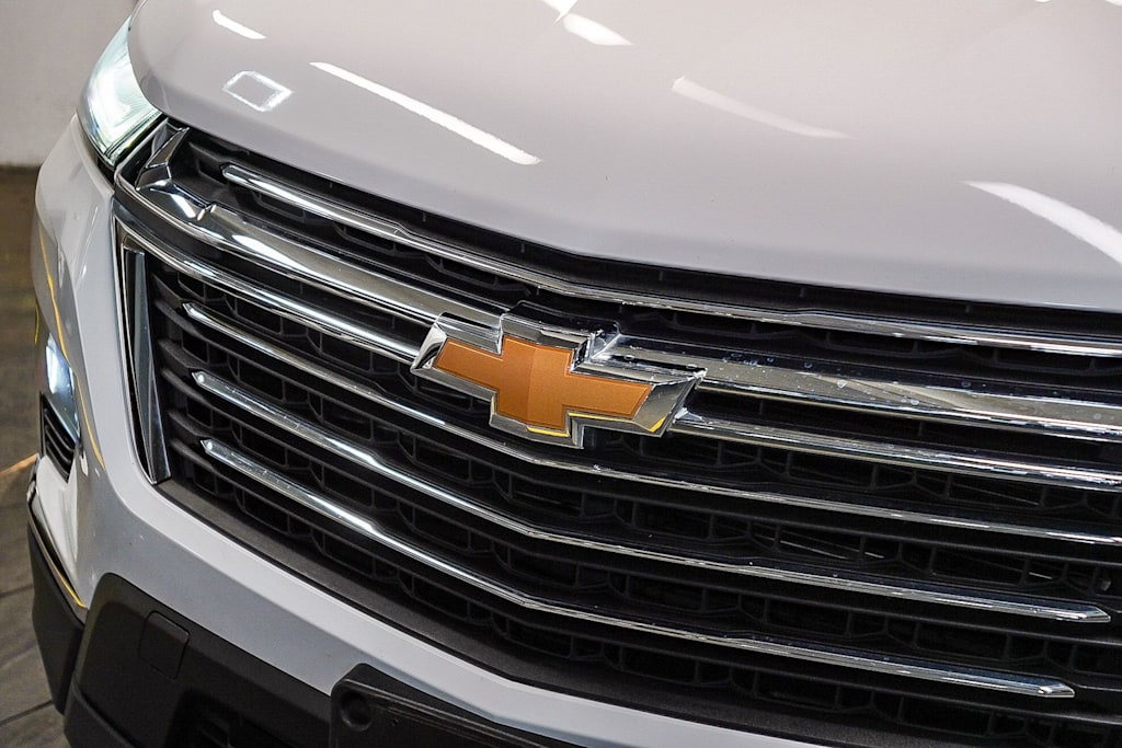 Thumbnail: 2023 Chevrolet Traverse - 19