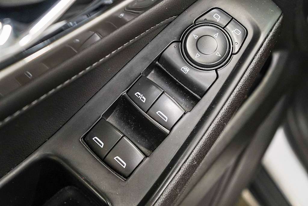 Thumbnail: 2023 Chevrolet Traverse - 22