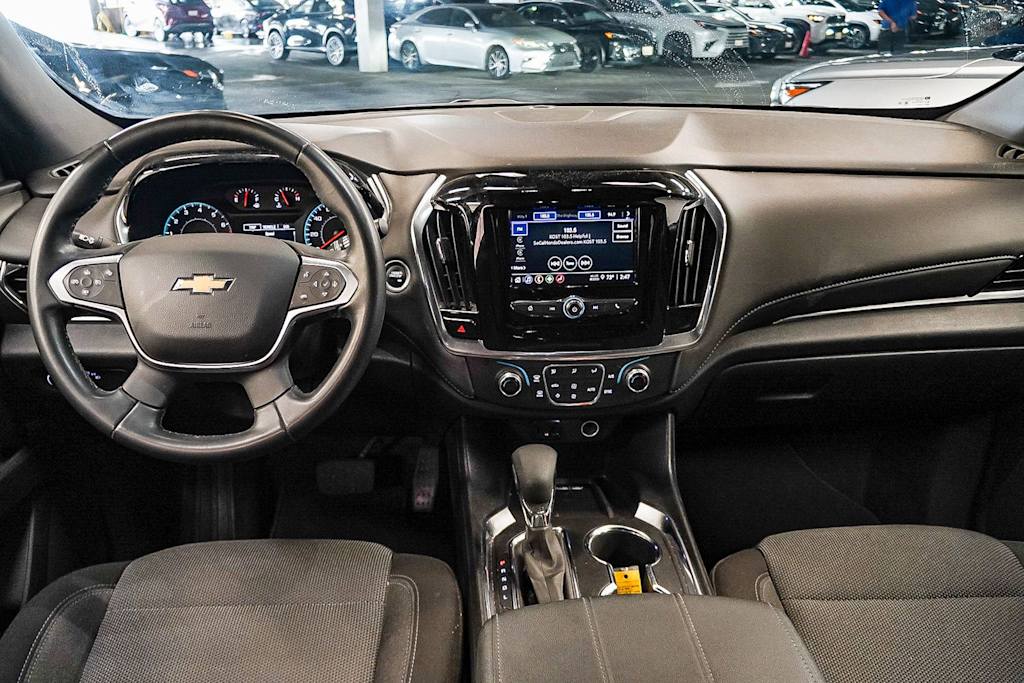 Thumbnail: 2023 Chevrolet Traverse - 2