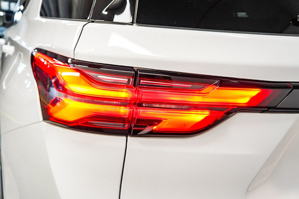 Thumbnail: 2023 Chevrolet Traverse - 20