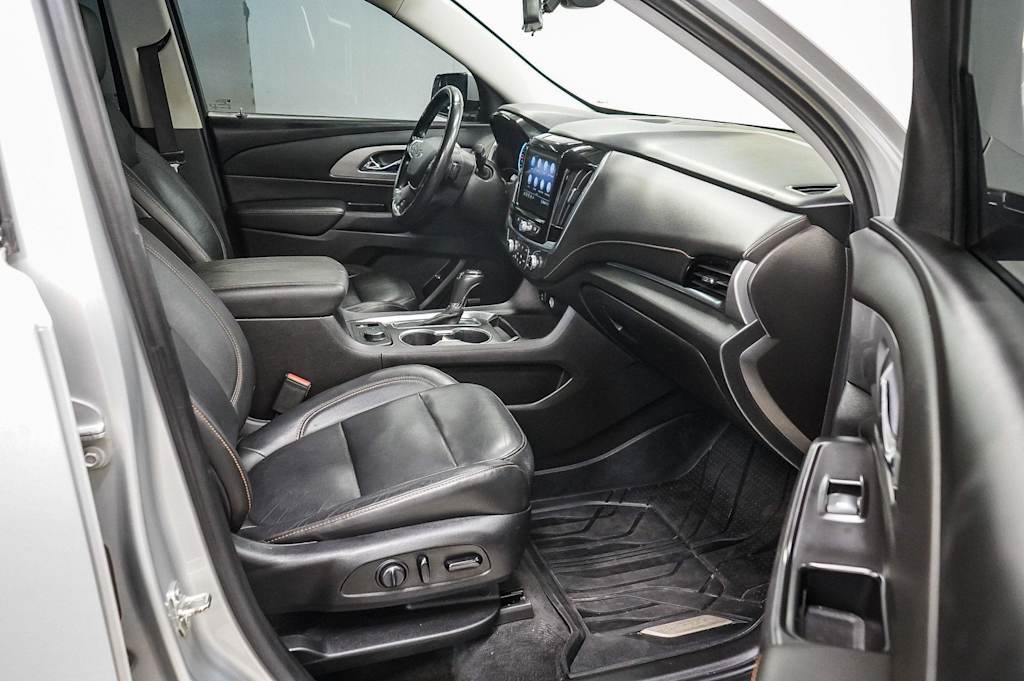 Thumbnail: 2020 Chevrolet Traverse - 10